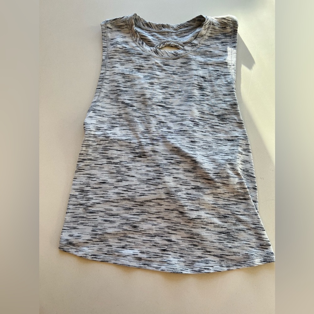 Lululemon tank.